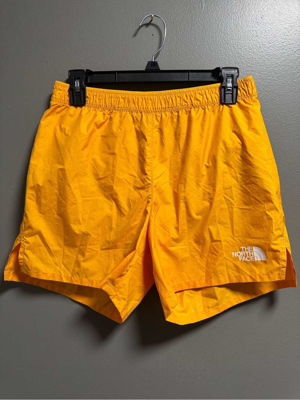 The North Face Men’s Limitless Shorts Summit Gold Athletic Shorts Small